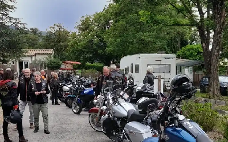 groupe de mortards camping Ardèche